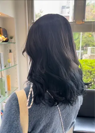 ロング メンズバレイヤージュ 斉藤春のヘアスタイル