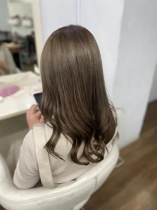 セミロング カラー GLOSS 心斎橋 山上のヘアスタイル