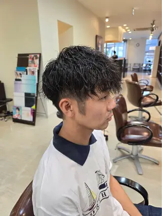 ショート カラー メンズ 東田 篤希のヘアスタイル
