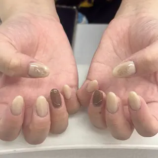 ネイル プラスネイル北千住東口店所属・しもむら ひなこのネイルデザイン