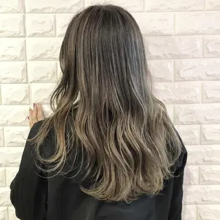 カラー ロング Blue高槻所属・ハイライト 透明感カラー松本のヘアスタイル