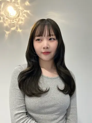 ロング 萩野 百香のヘアスタイル