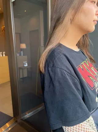 セミロング カラー LORO.hairmake&spa所属・山﨑 ひよりのヘアスタイル