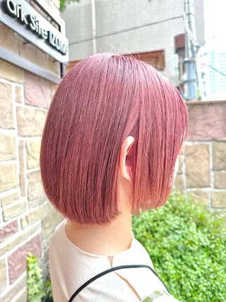 ショート カラー 西出 茉燦のヘアスタイル