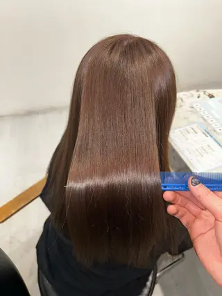 セミロング カラー La fith hair sept 銀座店所属・KOGA／ 赤み消しカラーのヘアスタイル