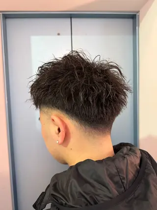 ショート パーマ メンズ 溝口 槙里也のヘアスタイル