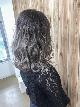 ミディアム カラー レイヤーカット× 髪質改善たもりのヘアスタイル