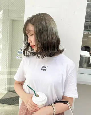 ミディアム カラー オリーブ/縮毛♡ Natsuno🩰のヘアスタイル