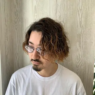 ミディアム パーマ メンズ 🔥Mackey🔥 メンズ特化型美容師のヘアスタイル
