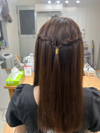 セミロング ヘアアレンジ 山室 敬義のヘアスタイル