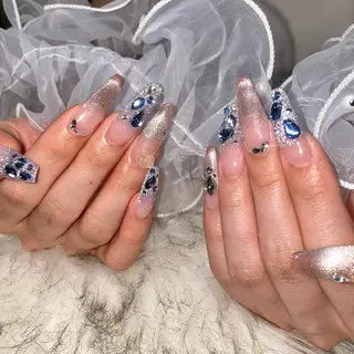 ネイル Roi〈ロワ〉 Reikaのネイルデザイン