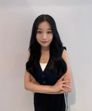 ロング カラー 艶感ワンホン color✨のヘアスタイル