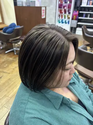 ミディアム rise/レイヤー／ ダブルカラーのヘアスタイル