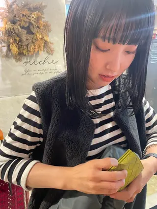 セミロング さの あやねのヘアスタイル