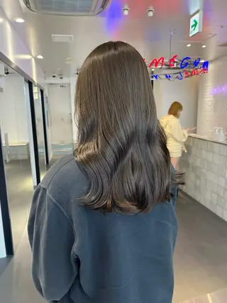 ロング カラー 💫艶カラー特化／ ベージュ💫ユウゴのヘアスタイル