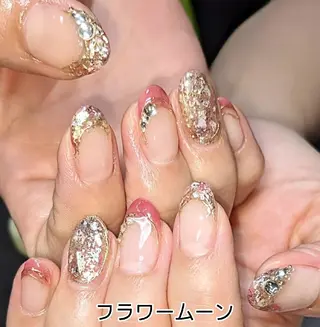 ネイル フラワー ムーンのネイルデザイン