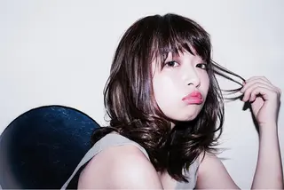 ミディアム セミロング カラー パーマ 川間 将彦のヘアスタイル