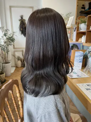 カラー merc.🐑🤍 山口夏希のヘアスタイル