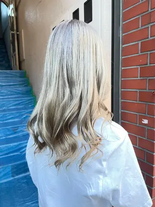 セミロング カラー 👑派手髪/カット 👑ANRYのヘアスタイル