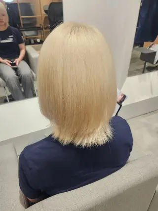 カラー ショート 💜艶髪カラー💜 🎶富川美希🎶のヘアスタイル