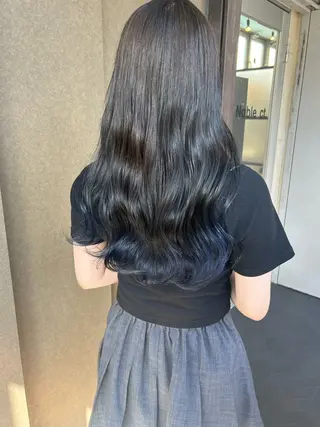 ミディアム Yui. ハイトーン/パーマ/のヘアスタイル