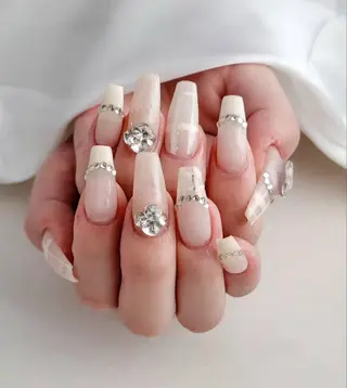 ネイル Lina nail所属・Luna 池袋のネイルデザイン