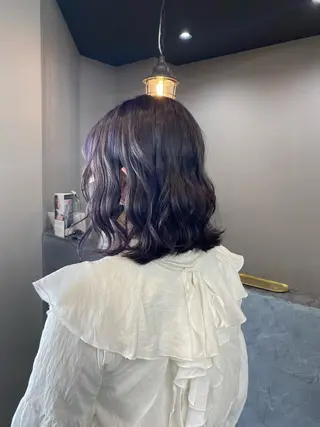 ミディアム maco 艶感ハイトーン🦋のヘアスタイル