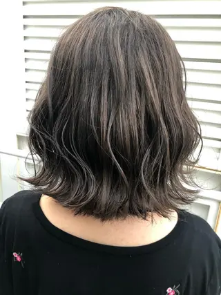 ミディアム カラー 遠藤 眞実のヘアスタイル