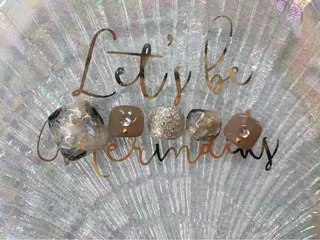 ネイル I-nailロング /ワンホン/キラキラのネイルデザイン