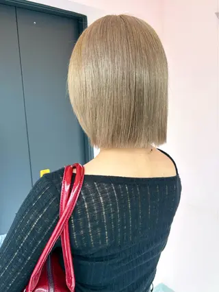 ショート カラー 美優🦕ツヤ髪 /ハイトーン🩶のヘアスタイル