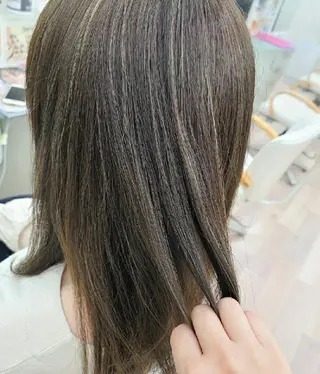 ロング カラー 関口 友菜のヘアスタイル