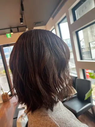 ミディアム カラー 横井 香歩のヘアスタイル