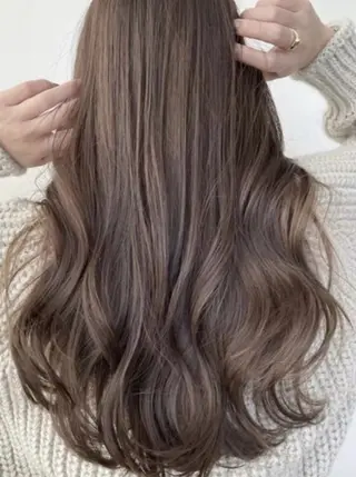 ロング 米澤 凌華のヘアスタイル