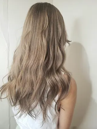 ロング 🇰🇷透明感×ハイ トーン🌟tomoのヘアスタイル
