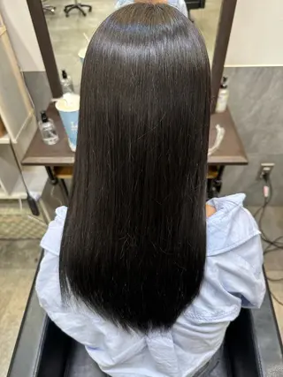 ロング カラー 伊賀本 夢麻のヘアスタイル