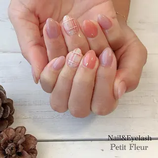 ネイル Petit Fleur所属・青柳 亜梨奈のマツエク・マツパデザイン