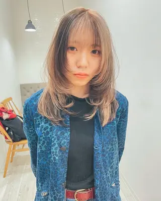 セミロング カラー 新潟/万代/レイヤー 韓国風/明間未来のヘアスタイル