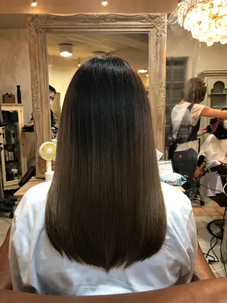 ロング 前平 友慈のヘアスタイル