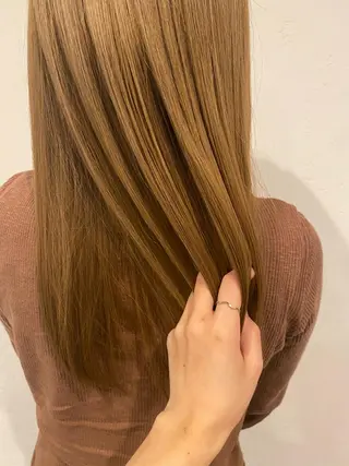 ロング 新谷 桃子のヘアスタイル