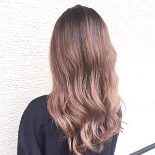 カラー ブリーチ/ヘアケア/ 艶髪/イギチハルのヘアスタイル