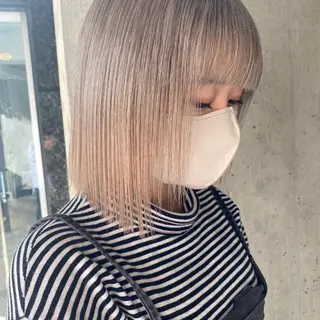 ショート カラー センターパート/ 暖色カラーayuのヘアスタイル