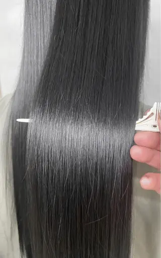 セミロング カラー ヘアアレンジ 🕊️レイヤーカット 透明感カラー GOのヘアスタイル