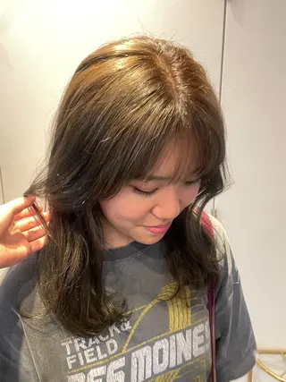 ミディアム カラー RIN／韓国ヘア レイヤーカットのヘアスタイル