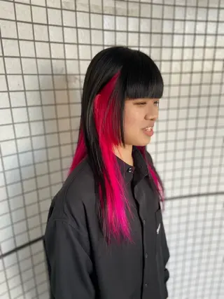 ロング 瀧下 唯のヘアスタイル