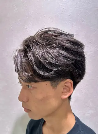 カラー メンズ ユージ ✂︎ パーマ＆ハイトーンのヘアスタイル