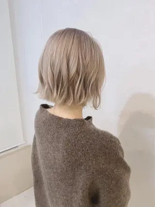 ショート 髪質改善カラー× 美髪ストレート前出のヘアスタイル