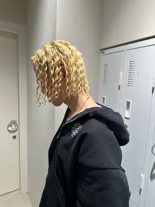 ショート パーマ 🟢ウルフ／スパイラ ルパーマ／大西🟢のヘアスタイル