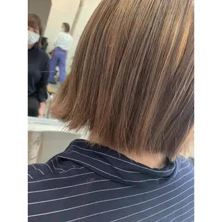 ミディアム カラー fio マナミのヘアスタイル
