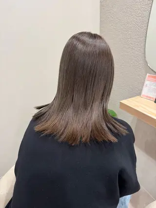 セミロング カラー 蟹江 聡太✨レイヤーカットのヘアスタイル