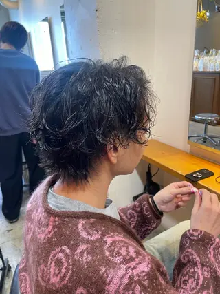 ミディアム パーマ メンズ RIN／韓国ヘア レイヤーカットのヘアスタイル